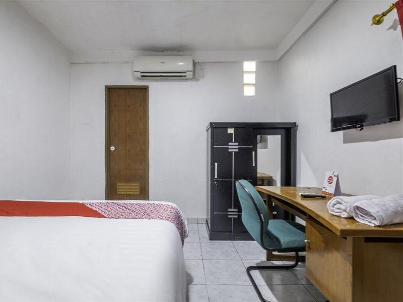 Oyo Life 2391 Baladewa Residence Syariah Karawang Exteriér fotografie
