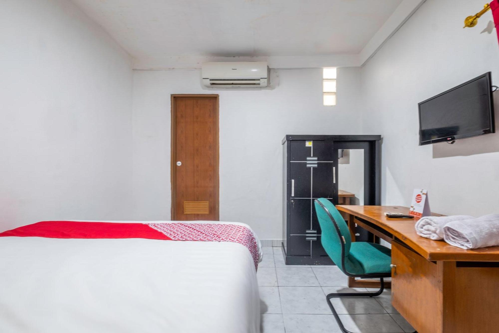 Oyo Life 2391 Baladewa Residence Syariah Karawang Exteriér fotografie